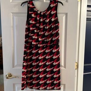 Red,beige and black Ninewest, sleeveless dress size 8, multi seasonal.